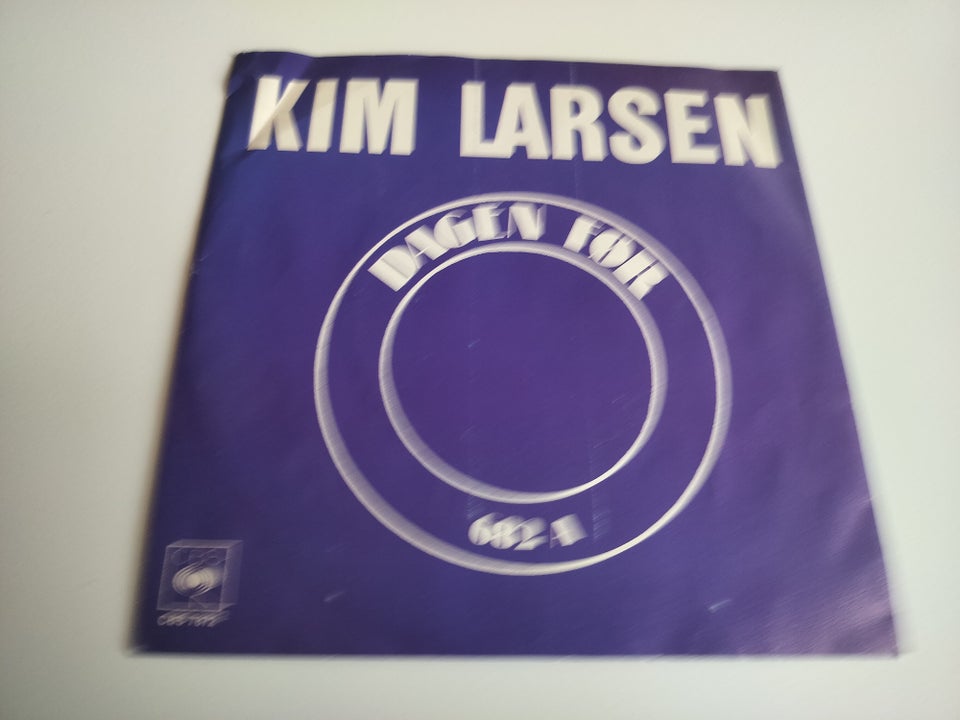 Single, Kim Larsen, Dagen Før / 682 A