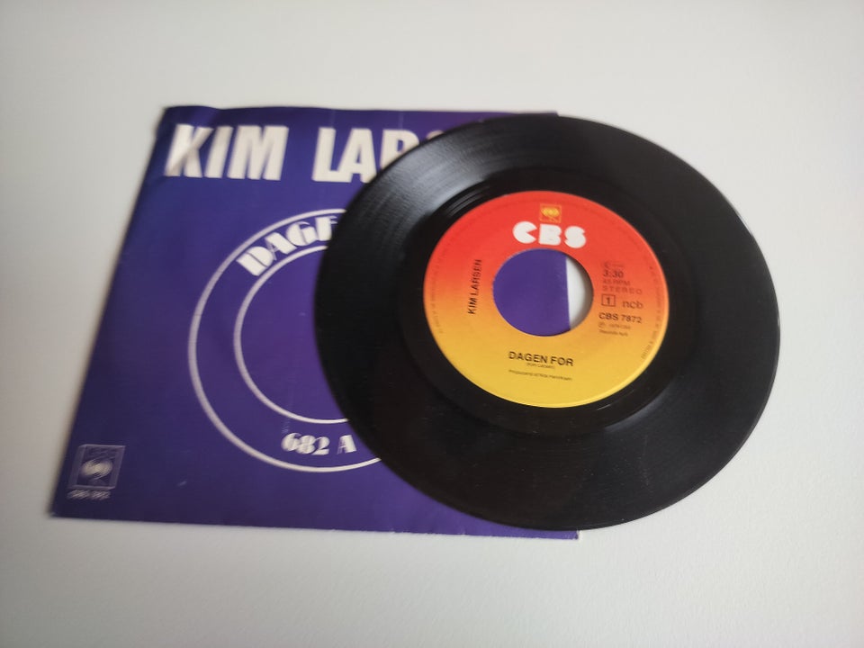 Single, Kim Larsen, Dagen Før / 682 A