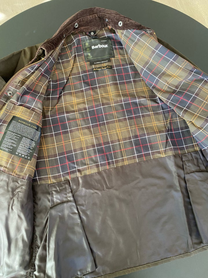 Oilskinsjakke, str. M, Barbour