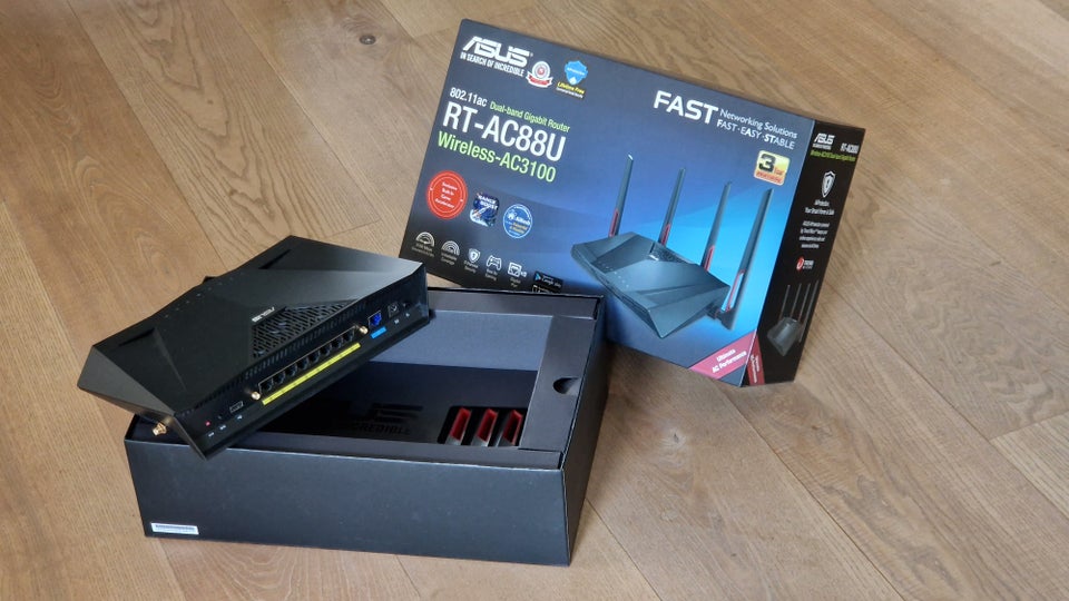 Router wireless ASUS RT-AC88U