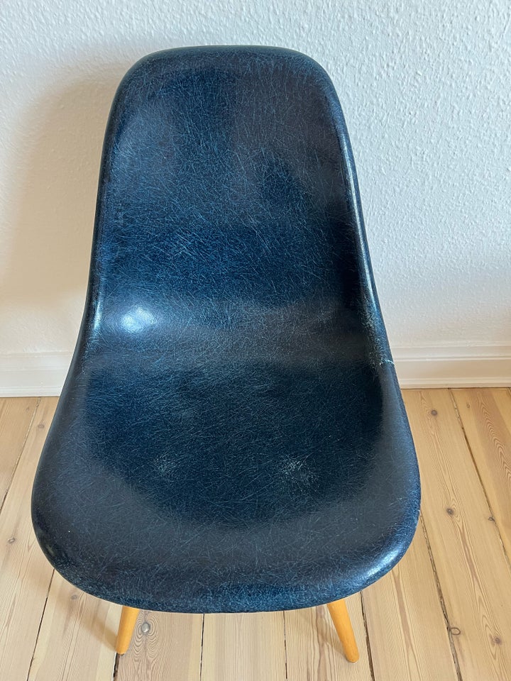 Eames DSW glasfiber