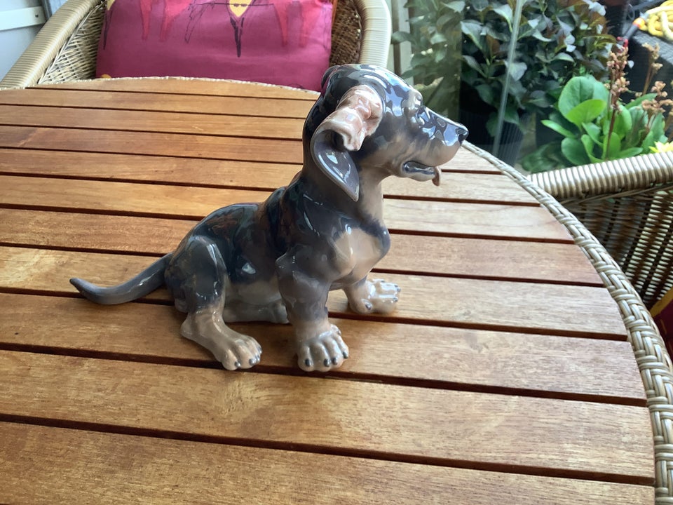 Porcelænshund af gravhund nr078