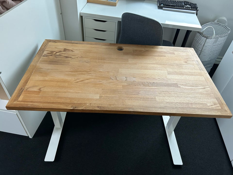 Skrivebord, Ikea, b: 120 d: 70