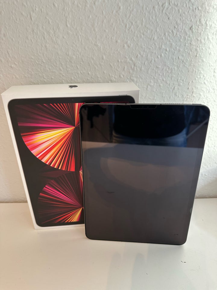 iPad Pro 3, 128 GB, sort