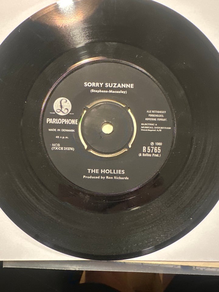 Single, The hollies