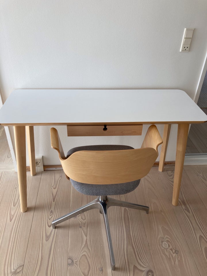 Skrivebord Ikea b: 118 d: 45 h: 74