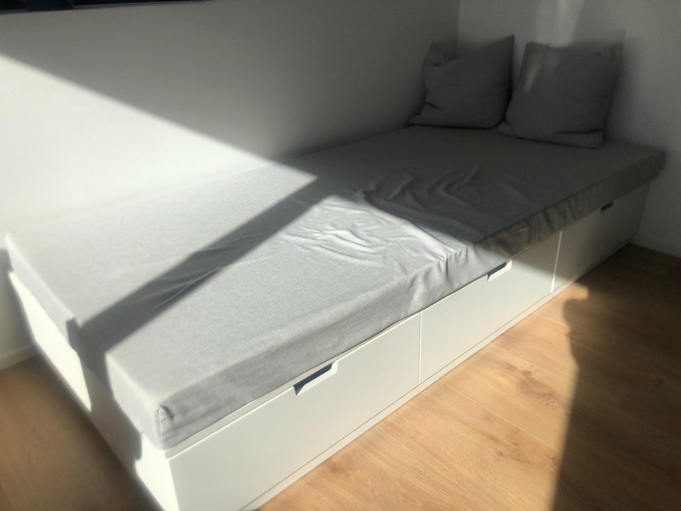 Enkeltseng, Ikea, b: 93 l: 200 h: 41