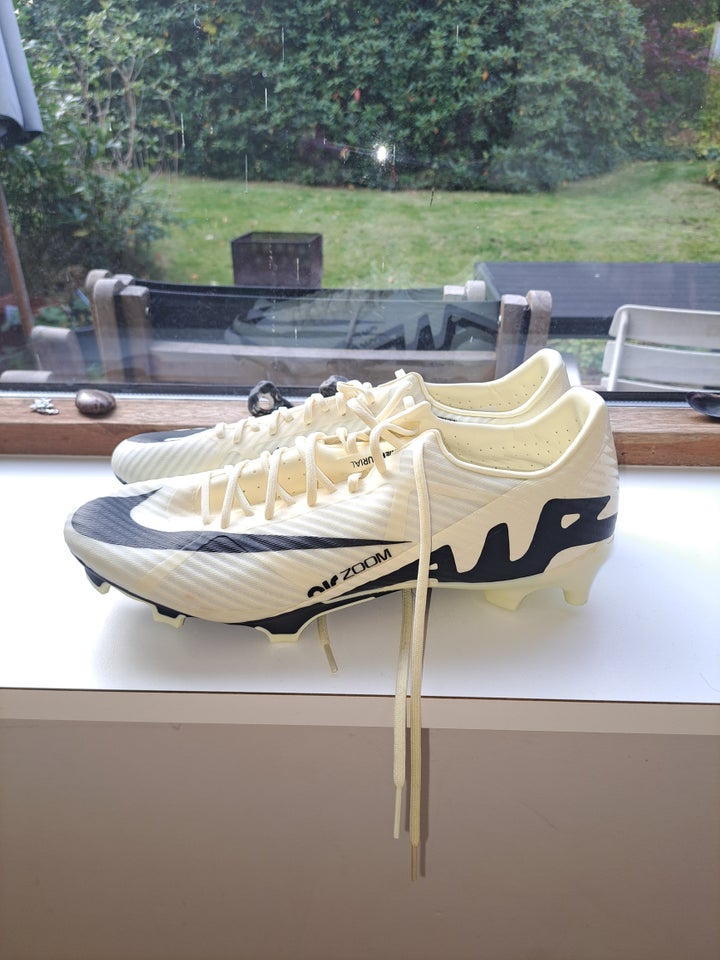 Fodboldstøvler, Nike Mercurial