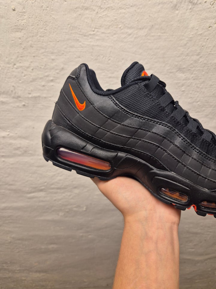 Sneakers, Nike Air Max 95 Black Red