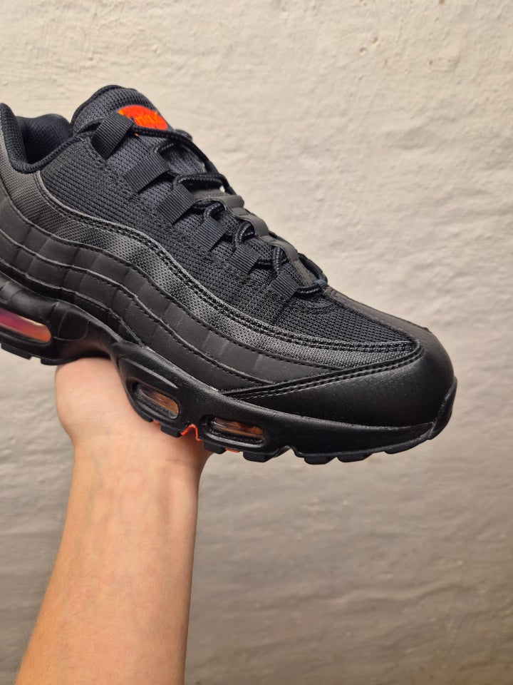 Sneakers, Nike Air Max 95 Black Red