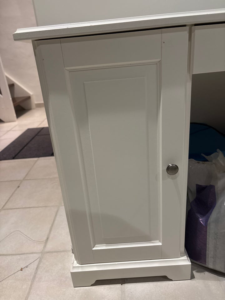 Skrivebord, Ikea, b: 145 d: 65 h: 73