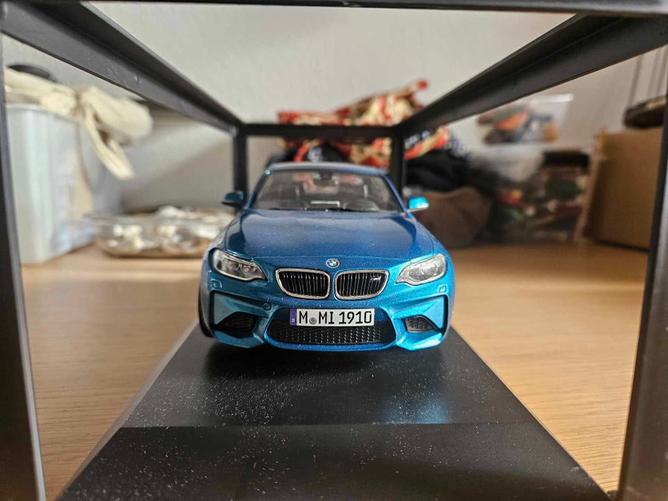 Modelbil Minichamps Bmw m2 skala