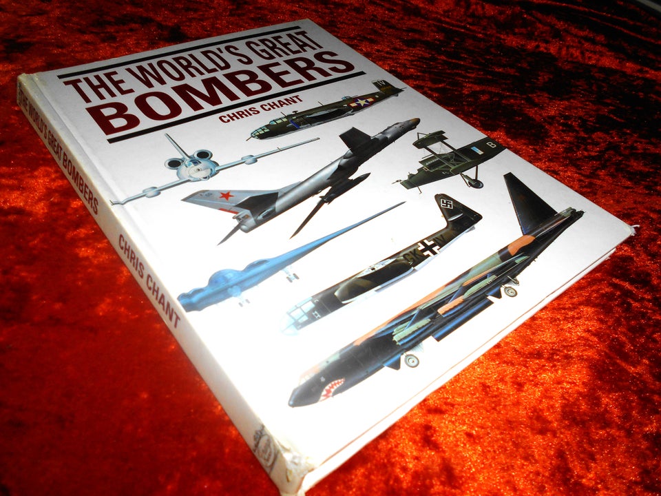 The world's great bombers, Chris