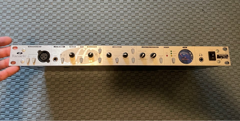 Mikrofon preamp eq og kompressor,