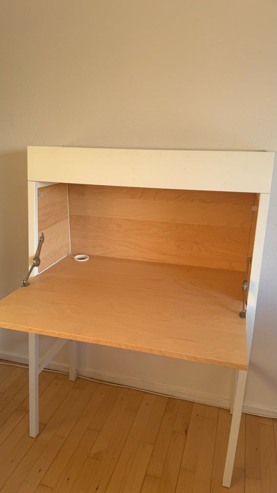 Skrivebord, Ikea, b: 90 d: 43 h: 129