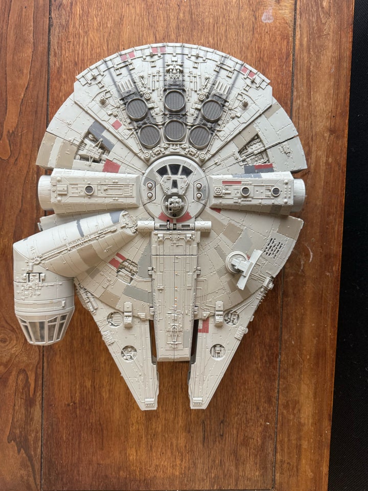 Millenium Falcon, Hasbro