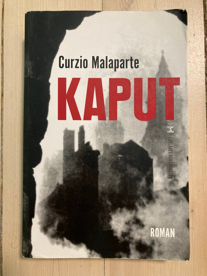 Kaput, Curzio Malaparte, genre: