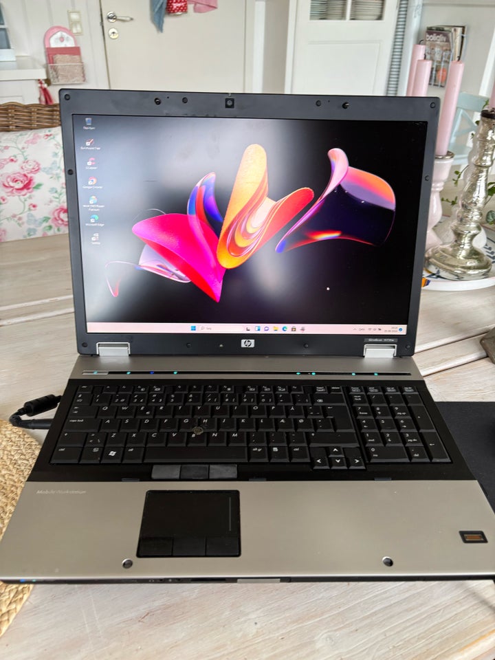 HP Elitebook 8730w 17.1" ( Win 11) ,