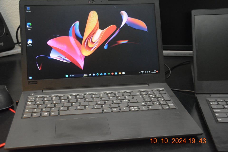 Lenovo, 15,6" Intel Core I7 8550U,