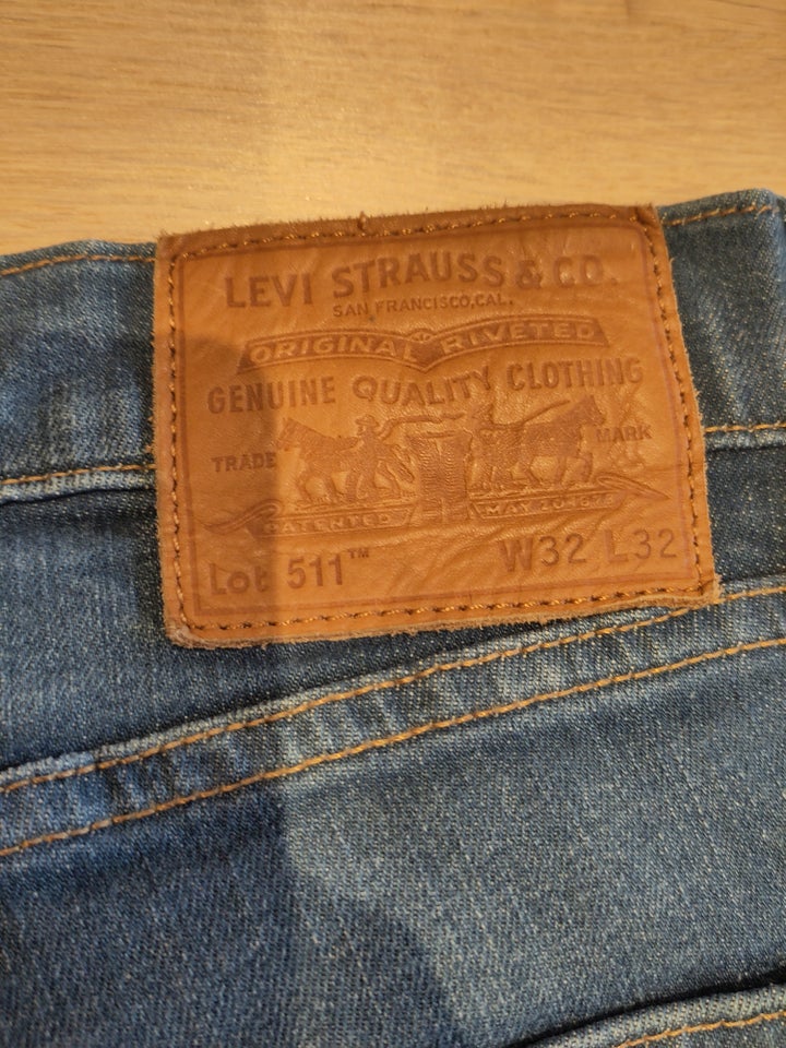 Jeans, Levis, str. 32