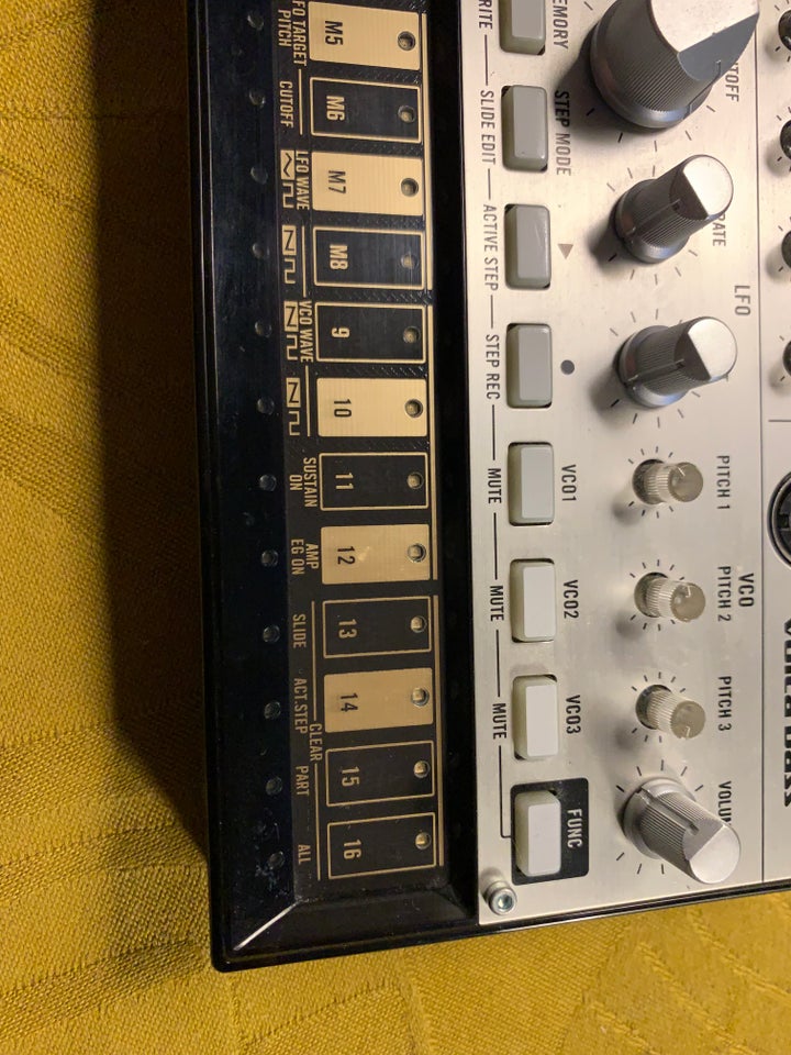 Sampler, Korg Volca bass