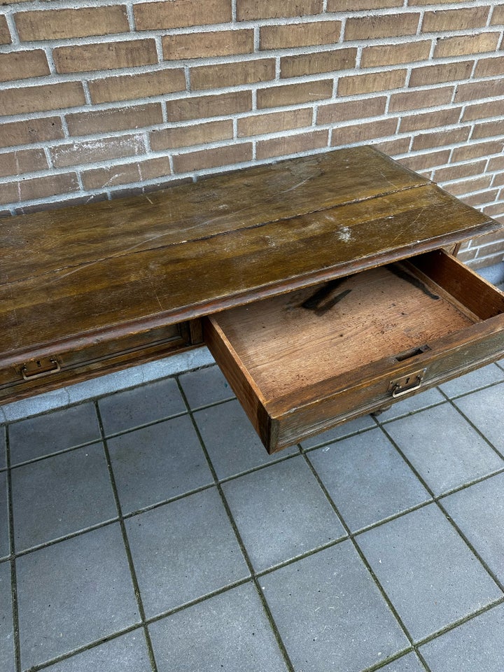 Vintage sidetable