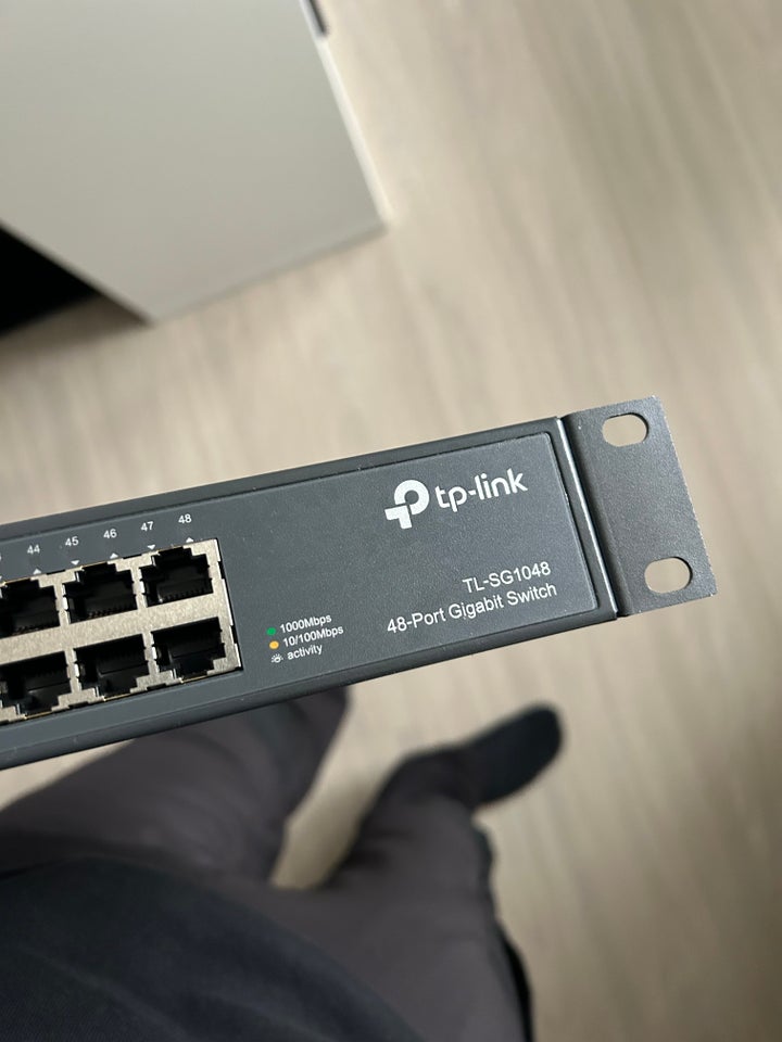 Switch, TP Link 48port, Perfekt