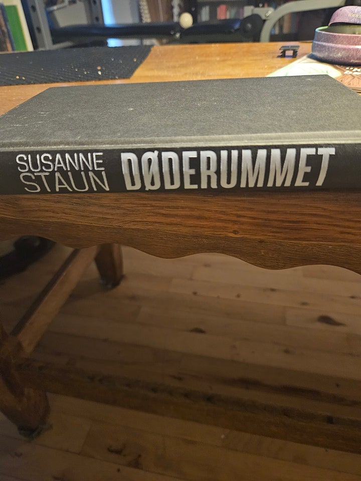 Døderummet, Susanne Staun, genre: