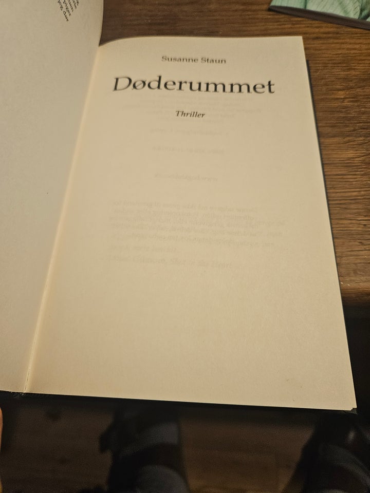 Døderummet, Susanne Staun, genre: