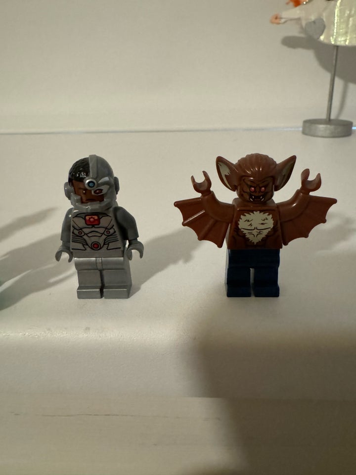 Lego Super heroes, Minifigurer