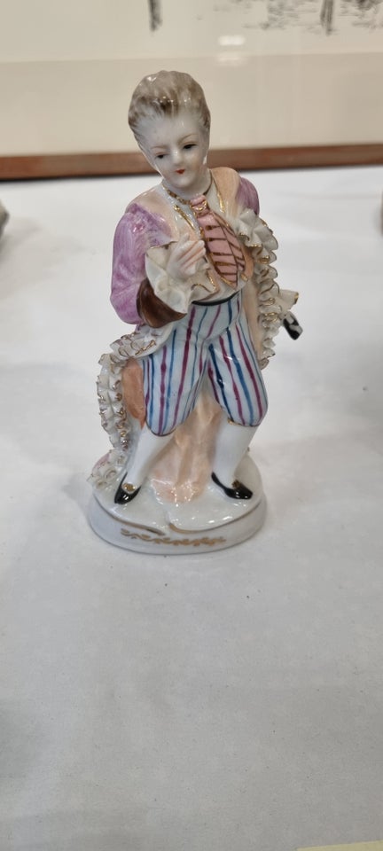 Porcelæn, Antique figurines