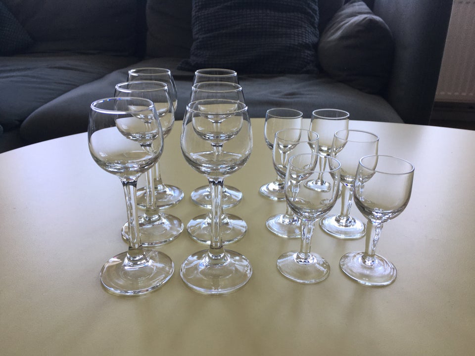 Glas Små shotglas på stilk Ukendt