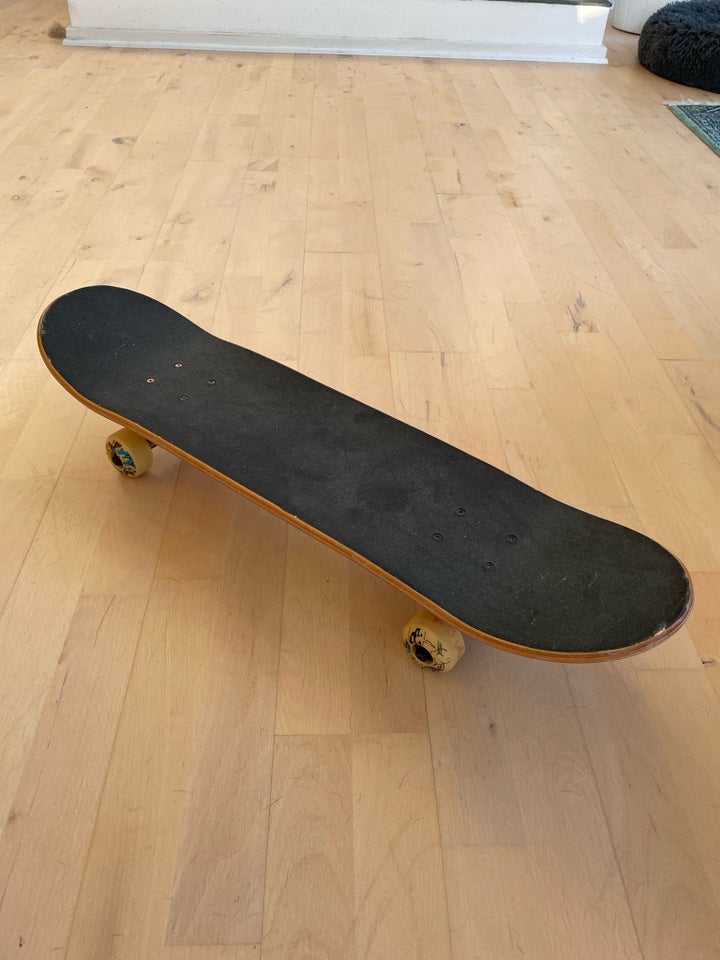 Skateboard