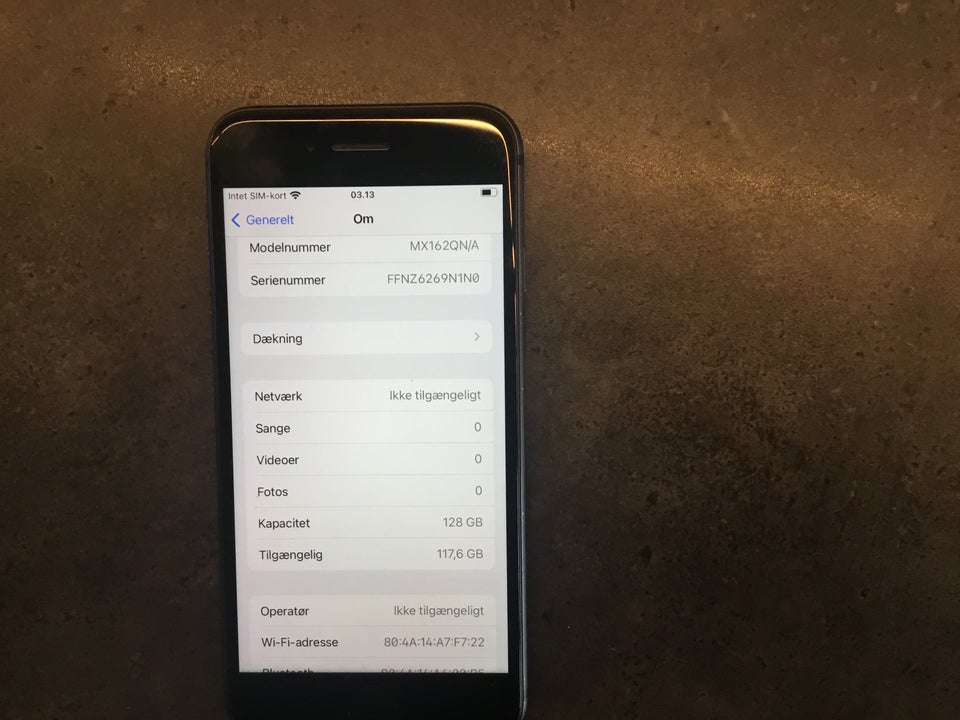 iPhone 8, 128 GB, sort