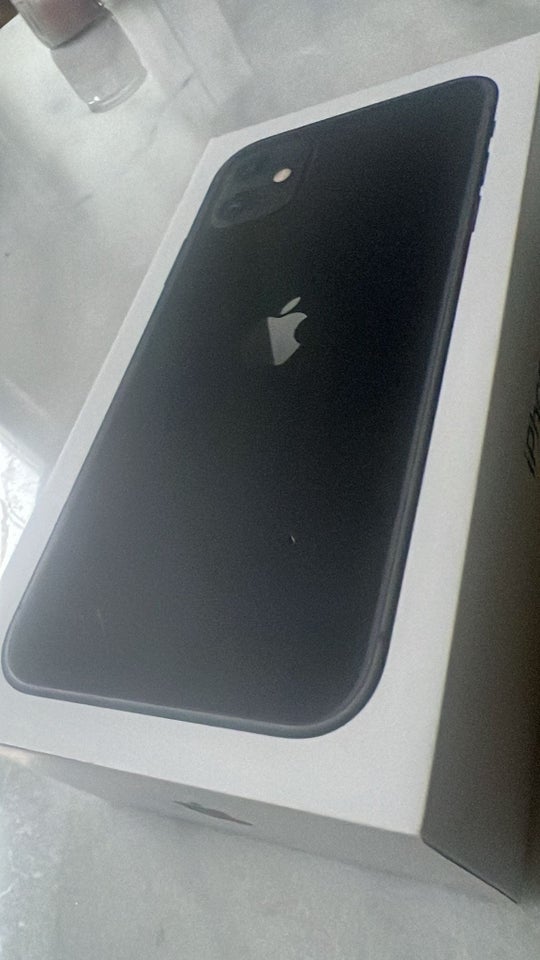 iPhone 11, 64 GB, sort