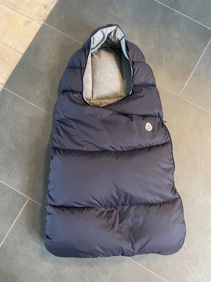 Kørepose, Kørepose, Moncler