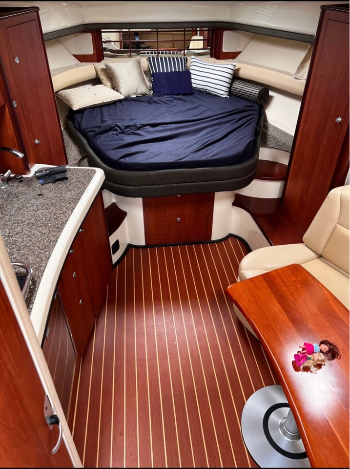 Monterey 330 Sport Yacht ,