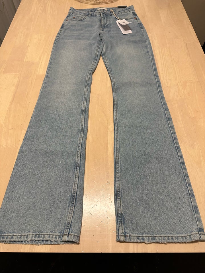 Jeans Ginatricot str 32