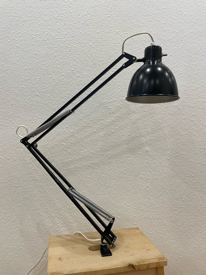 Arkitektlampe, Luxo