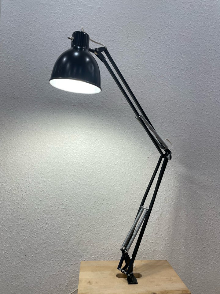 Arkitektlampe, Luxo