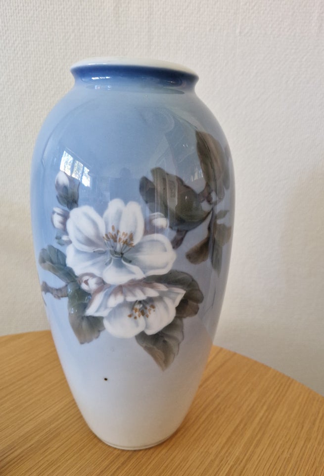 Vase, kongelig porcelæn