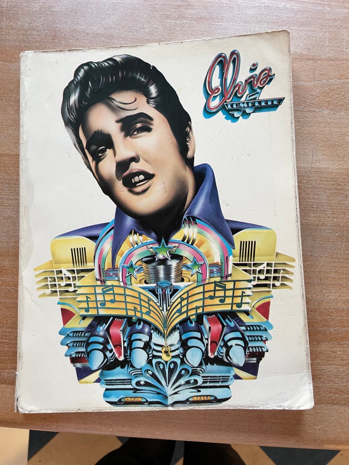 Elvis Complete, emne: musik