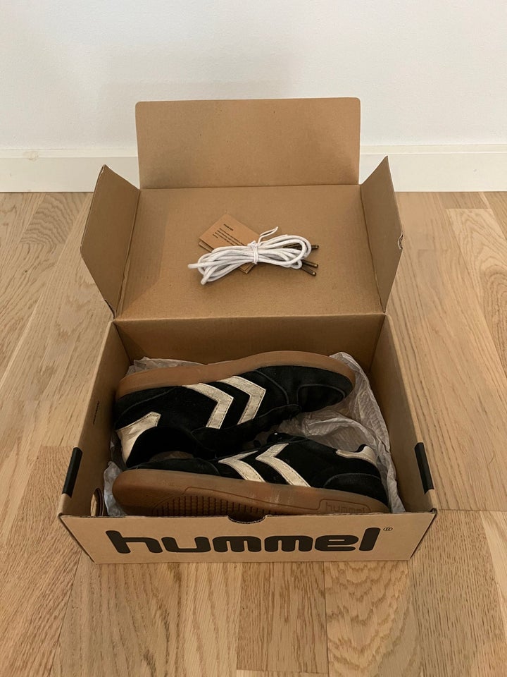 Sneakers str 31 Hummel