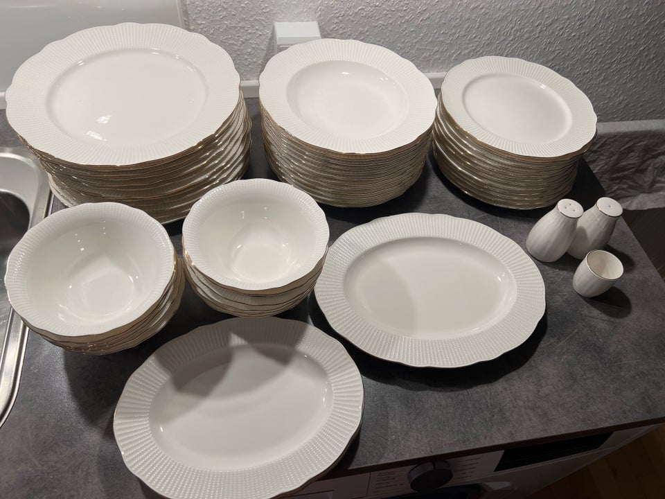 Porcelæn Tallerkensæt 12