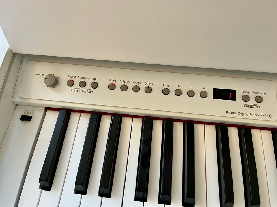 Digitalpiano, Roland F-110