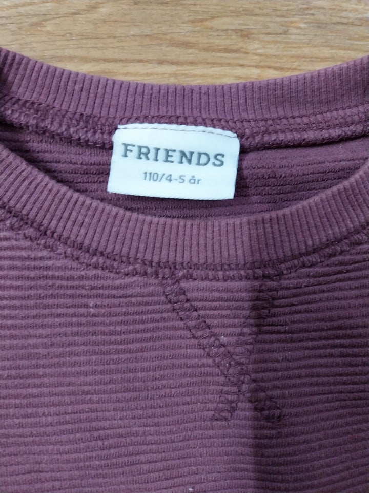 Trøje, Trøje, Friends