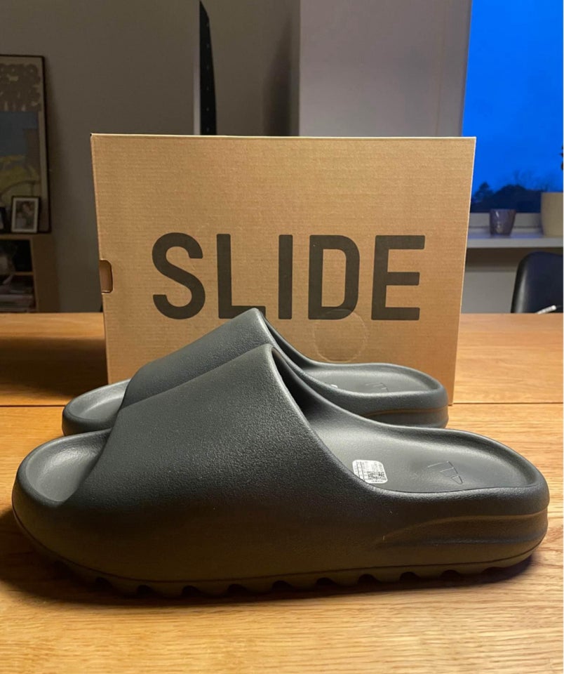 Sandaler str 445 Yeezy og