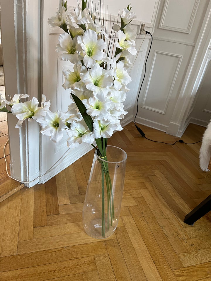 Vase Vase med falske blomster