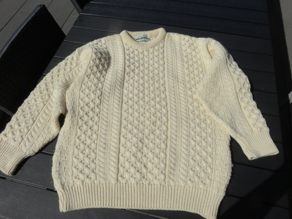 Sweater, Aran Crafts, str. 42