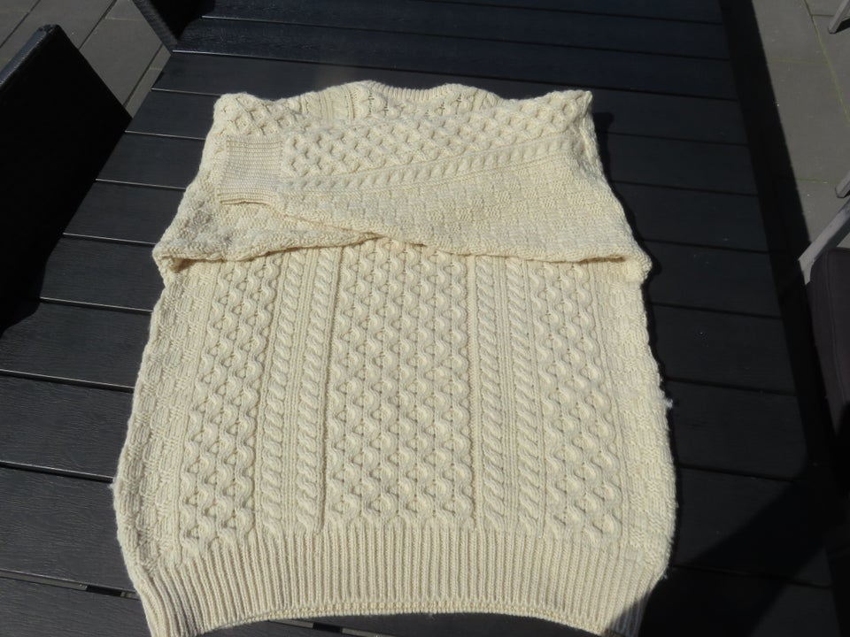 Sweater, Aran Crafts, str. 42